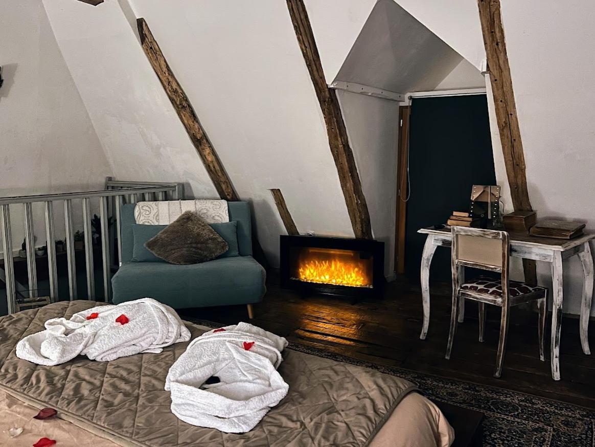 Domaine Le Manoir, Gites De Charme Et De Caractere Avec Piscines Privatisees Et Spa Nordique Fossemagne Exteriér fotografie
