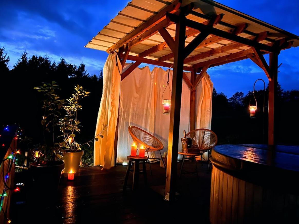 Domaine Le Manoir, Gites De Charme Et De Caractere Avec Piscines Privatisees Et Spa Nordique Fossemagne Exteriér fotografie